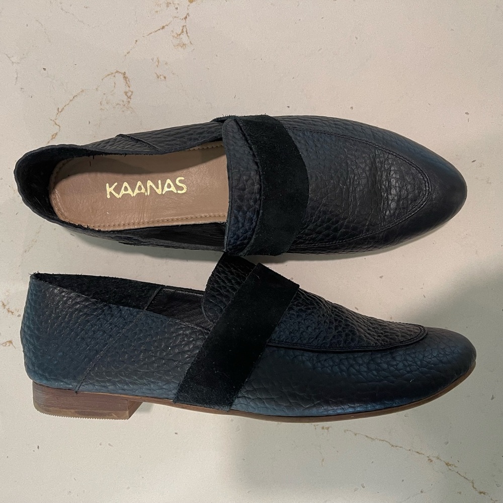 Kaanas leather loafers
